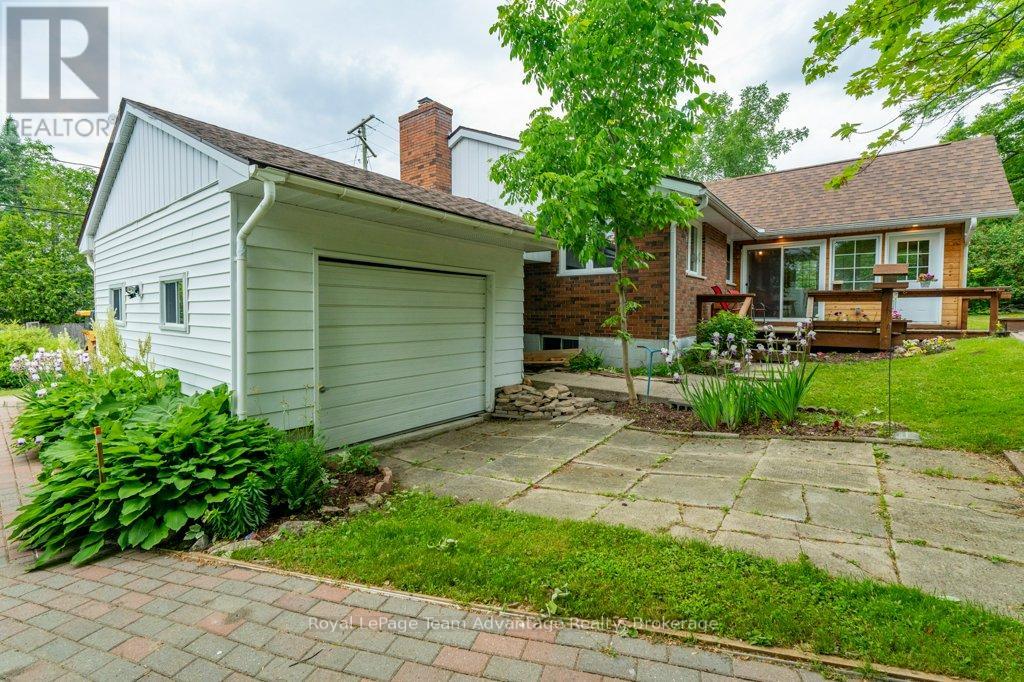 1 Victoria Avenue, Parry Sound, Ontario  P2A 2B9 - Photo 4 - X12233147