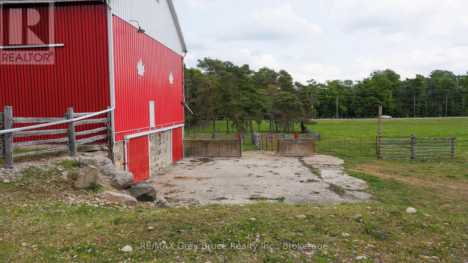 319144 Grey Road 1, Georgian Bluffs, Ontario  N4K 0G2 - Photo 44 - X12233184