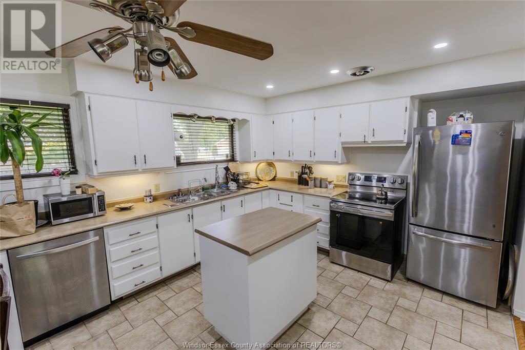 Property at 2415 MARK image 5