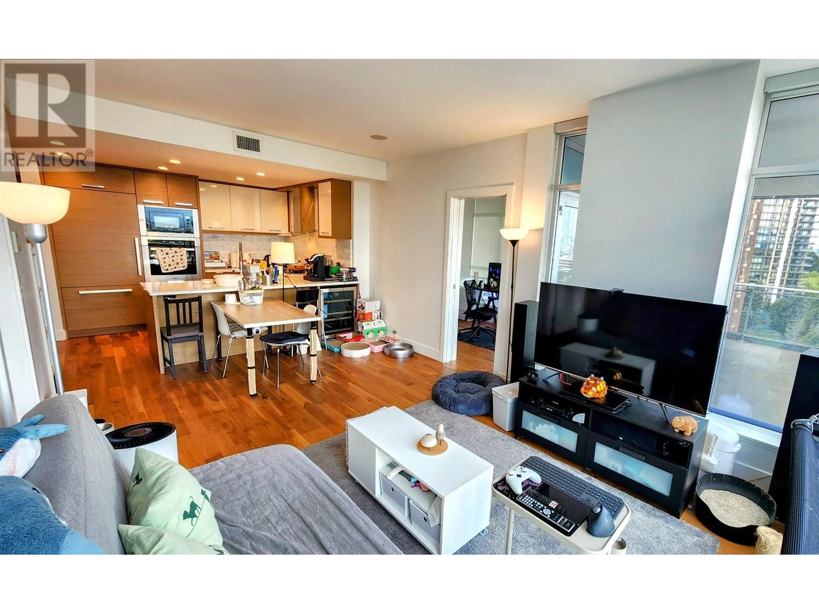 902 4360 Beresford Street, Burnaby, British Columbia  V5H 0G2 - Photo 2 - R3017738