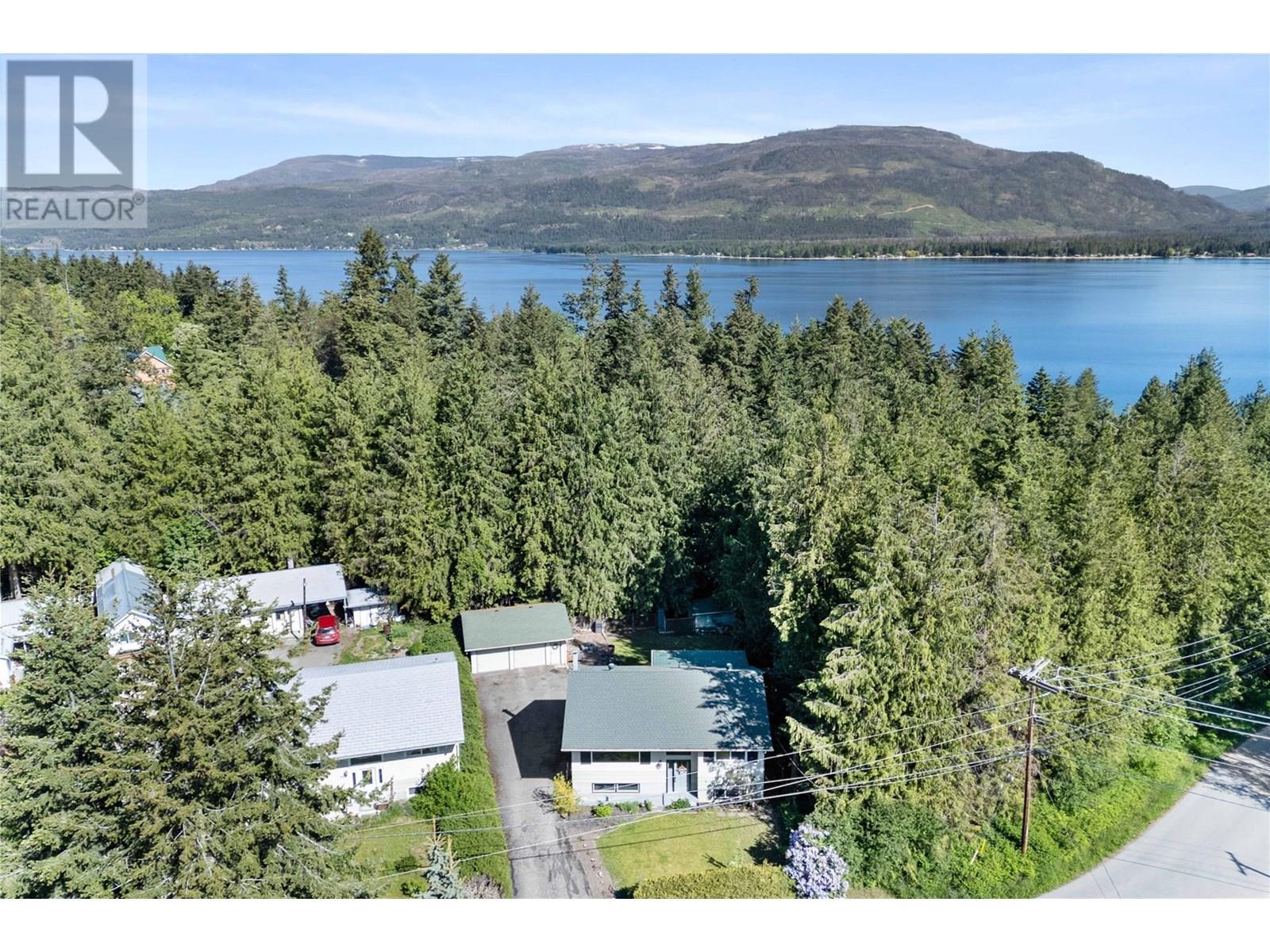 2829 Caen Road, sorrento, British Columbia V0E2W0