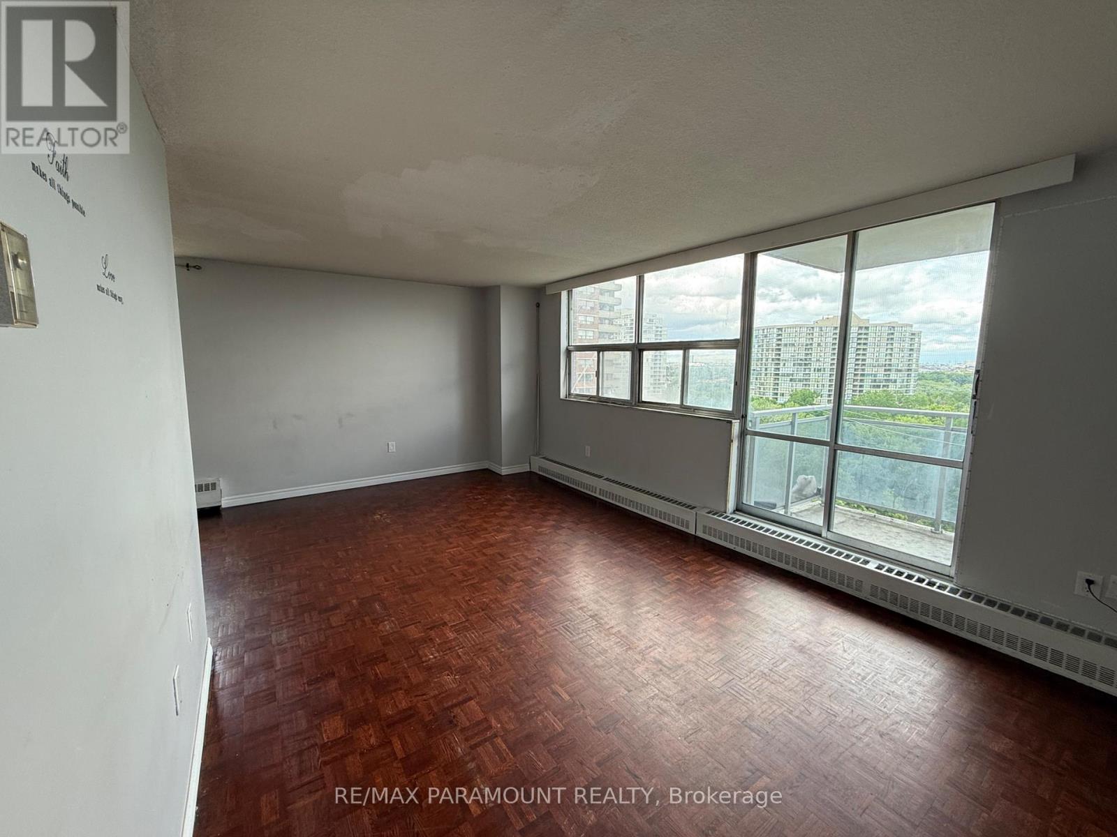 1010 - 2645 Kipling Avenue, Toronto, Ontario  M9V 3S6 - Photo 3 - W12102057