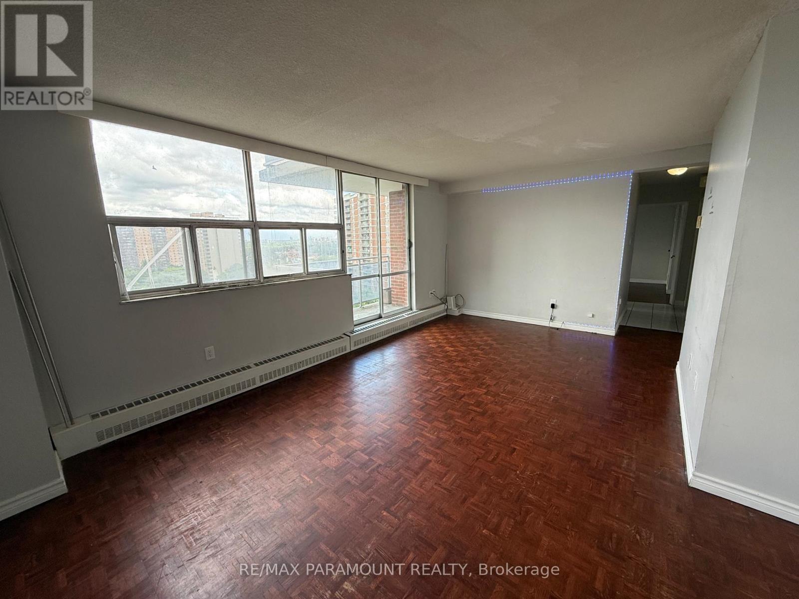 1010 - 2645 Kipling Avenue, Toronto, Ontario  M9V 3S6 - Photo 4 - W12102057