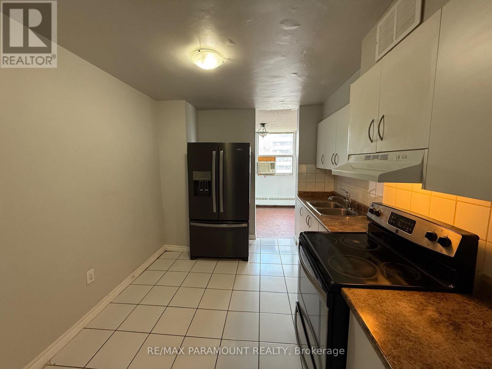1010 - 2645 Kipling Avenue, Toronto, Ontario  M9V 3S6 - Photo 2 - W12102057