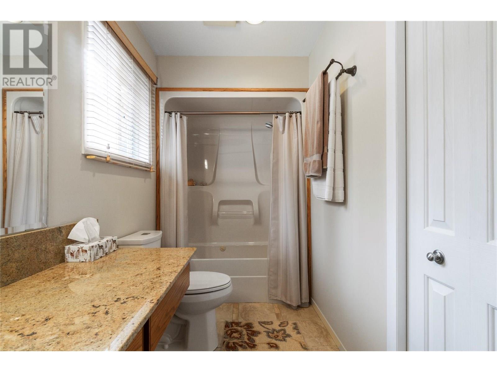 1280 Lakeshore Road Ne, Salmon Arm, British Columbia  V1E 2V7 - Photo 21 - 10336054