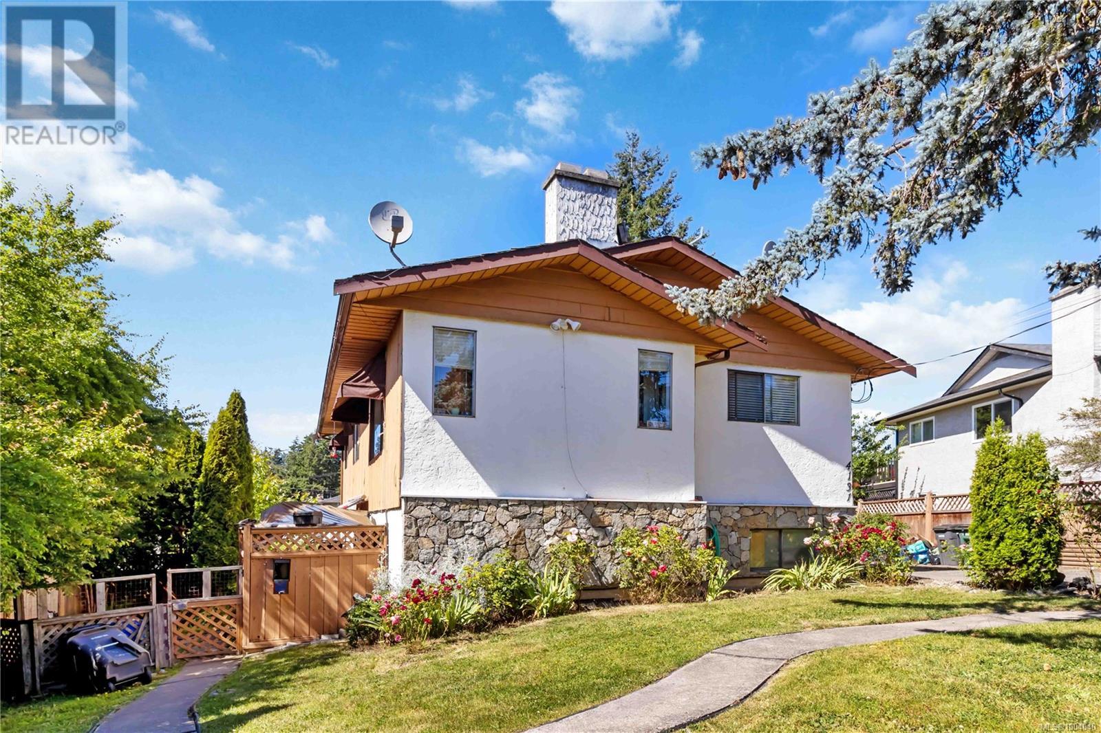 Property at 4131 Barrington Rd image 2