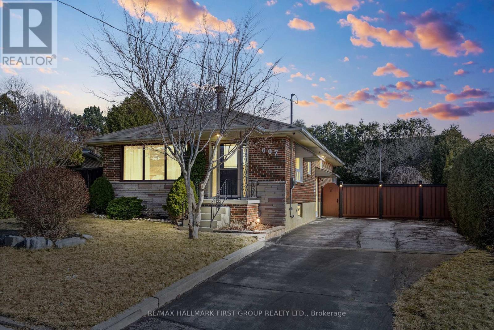Property at 607 NEWMAN CRESCENT image 1