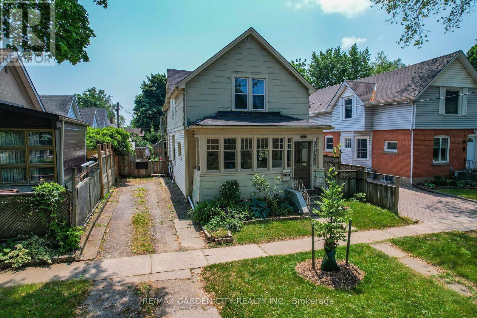Property at 218 RUSSELL AVENUE S image 1