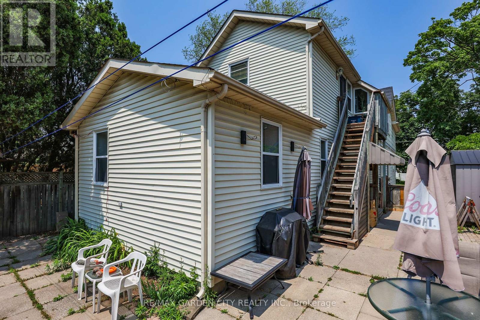 218 Russell Avenue S, St. Catharines, Ontario  L2R 1W8 - Photo 10 - X12233294