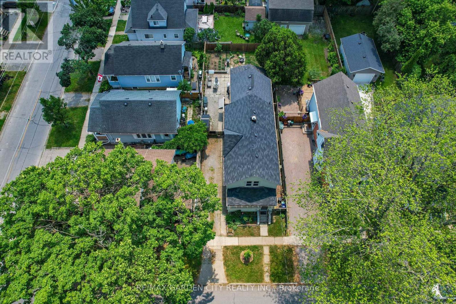 218 Russell Avenue S, St. Catharines, Ontario  L2R 1W8 - Photo 12 - X12233294