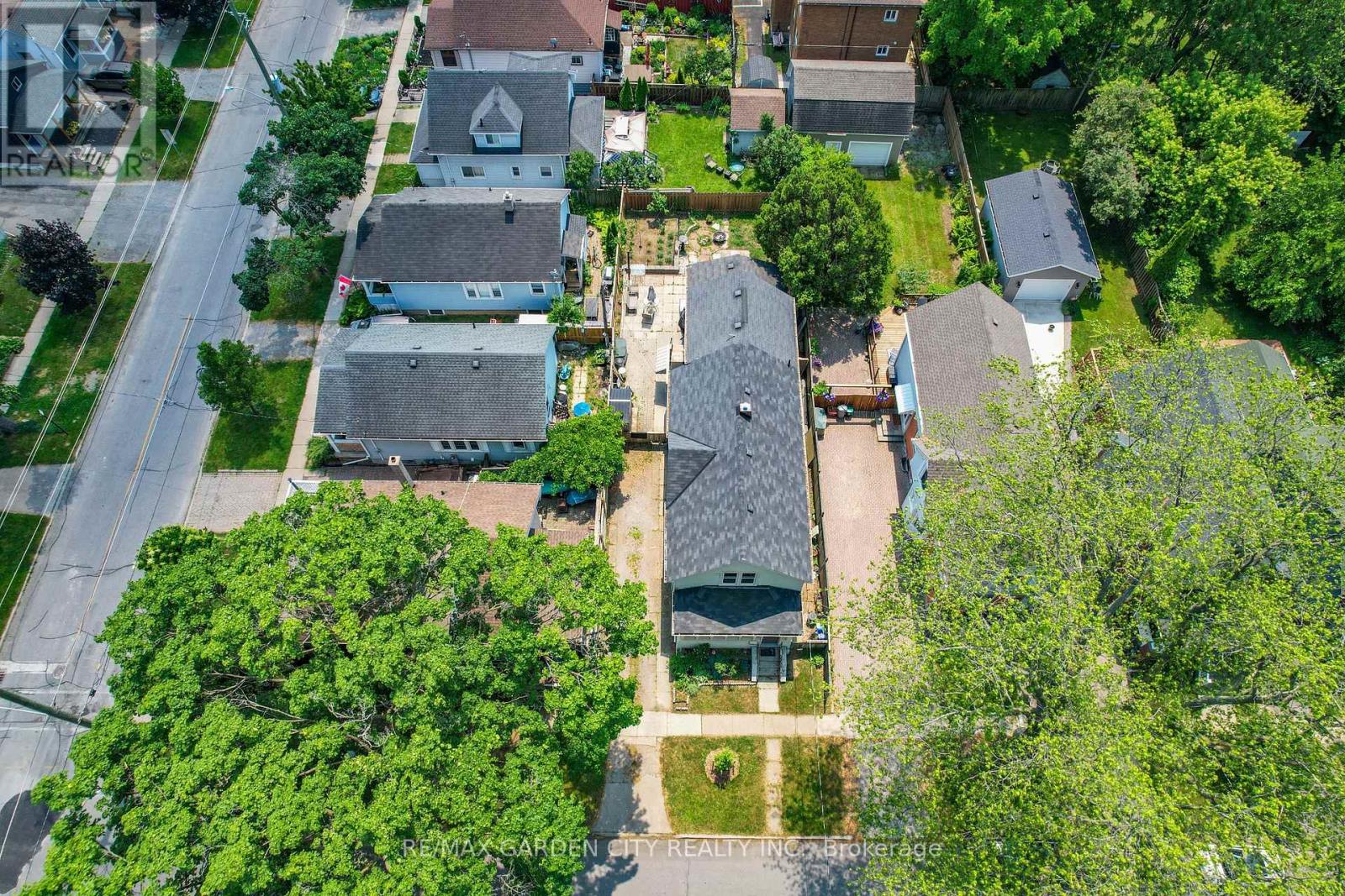 218 Russell Avenue S, St. Catharines, Ontario  L2R 1W8 - Photo 13 - X12233294