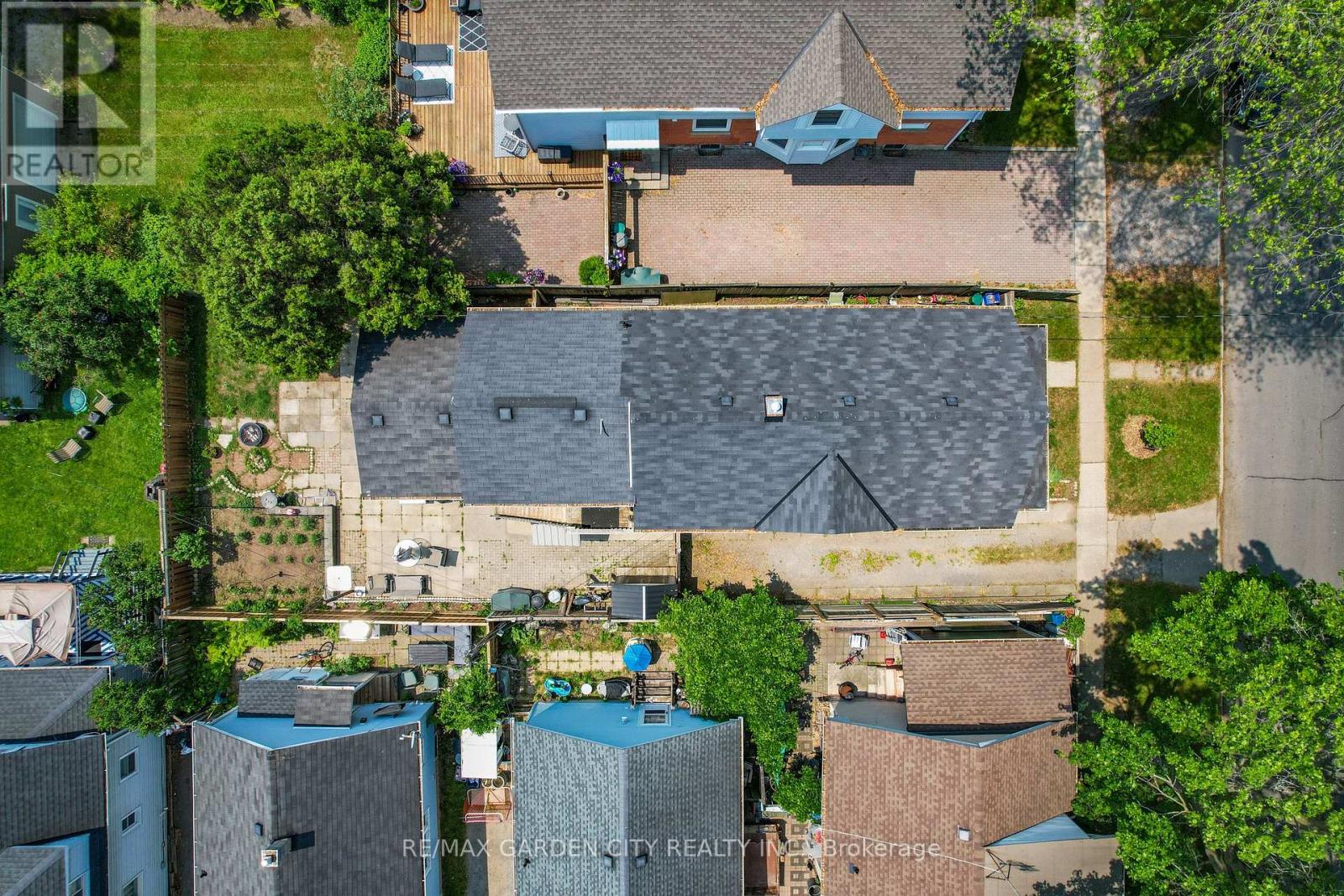 218 Russell Avenue S, St. Catharines, Ontario  L2R 1W8 - Photo 23 - X12233294