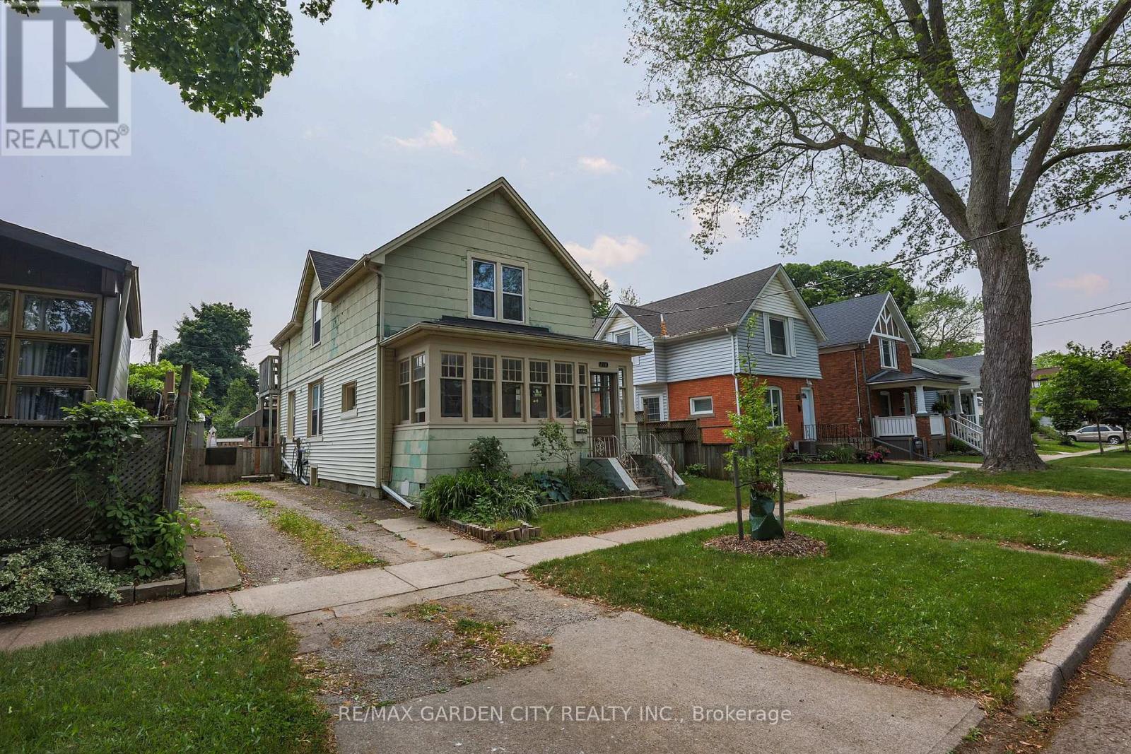 218 Russell Avenue S, St. Catharines, Ontario  L2R 1W8 - Photo 24 - X12233294