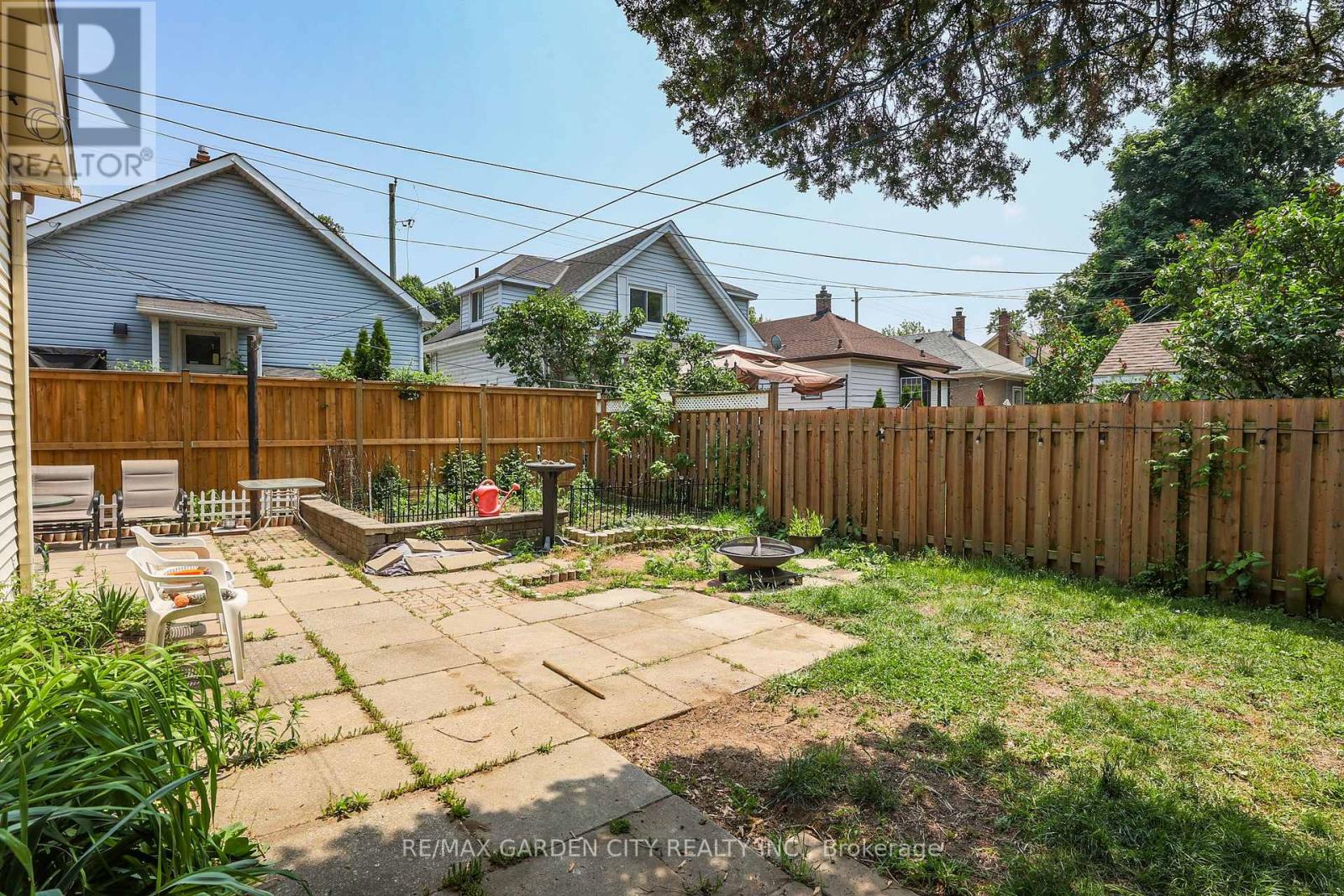 218 Russell Avenue S, St. Catharines, Ontario  L2R 1W8 - Photo 7 - X12233294