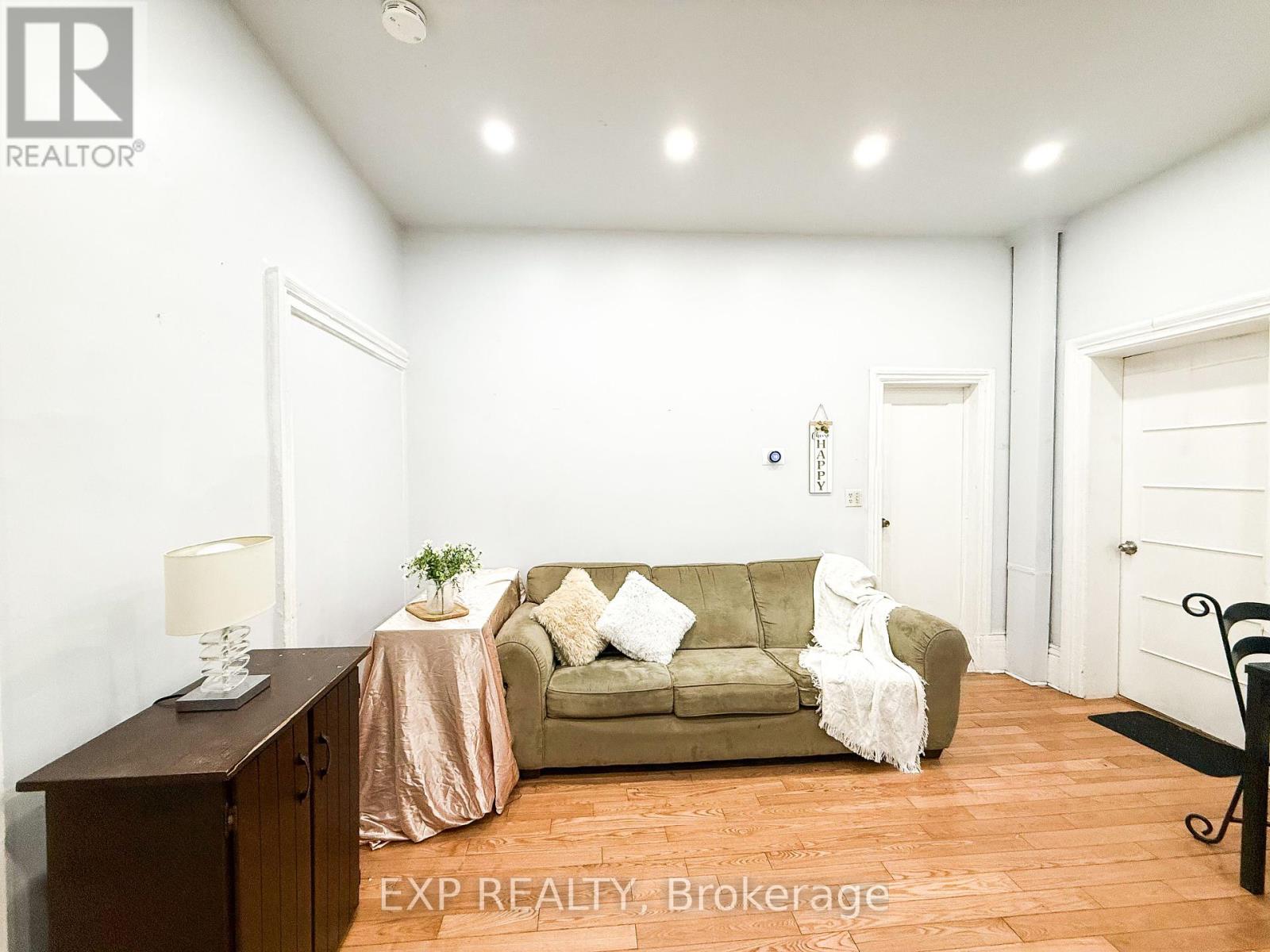 Property at 80 SHERWOOD DRIVE image 4