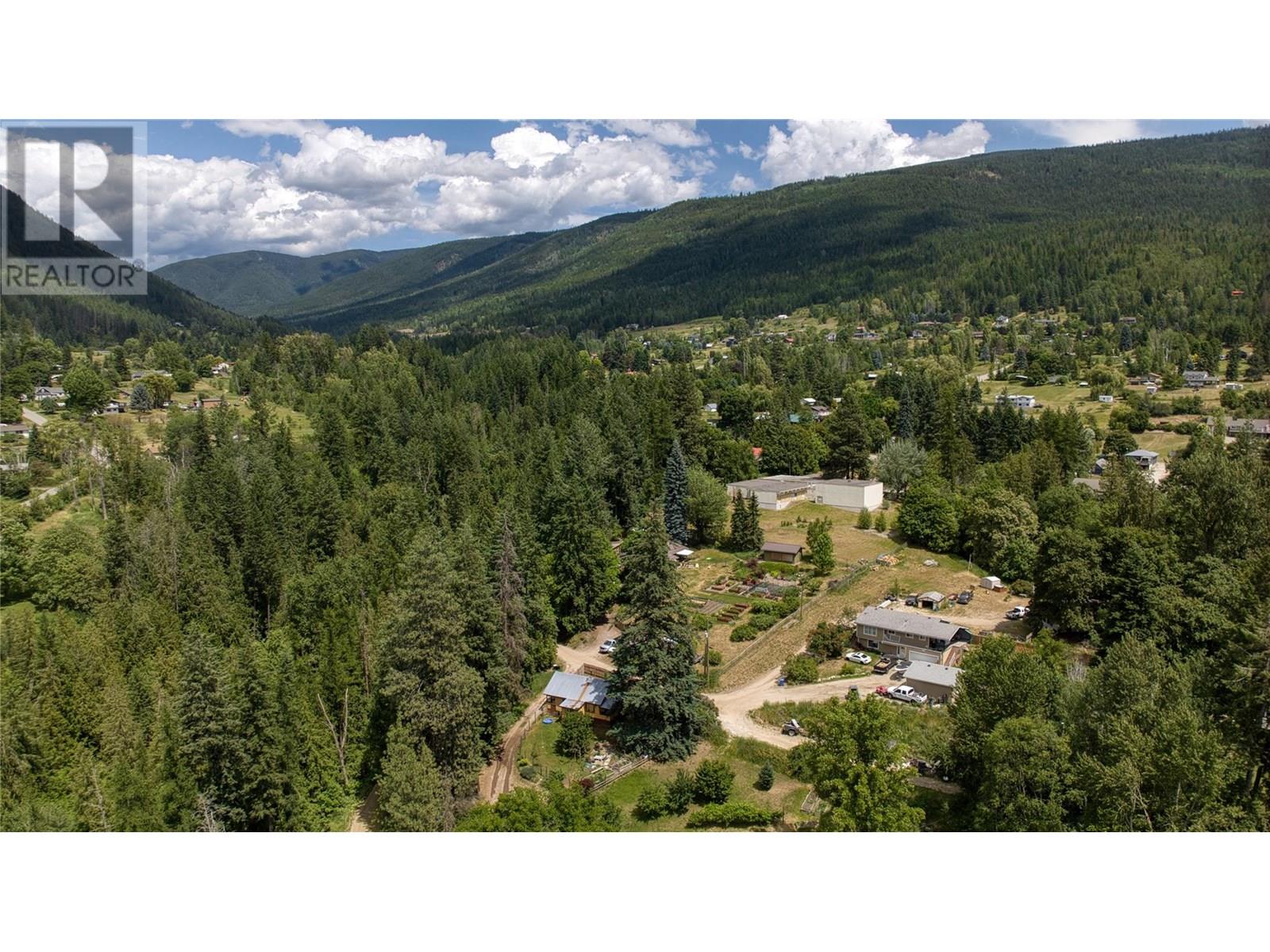5128 Duck Creek Road, Wynndel, British Columbia  V0B 2N0 - Photo 21 - 10342374