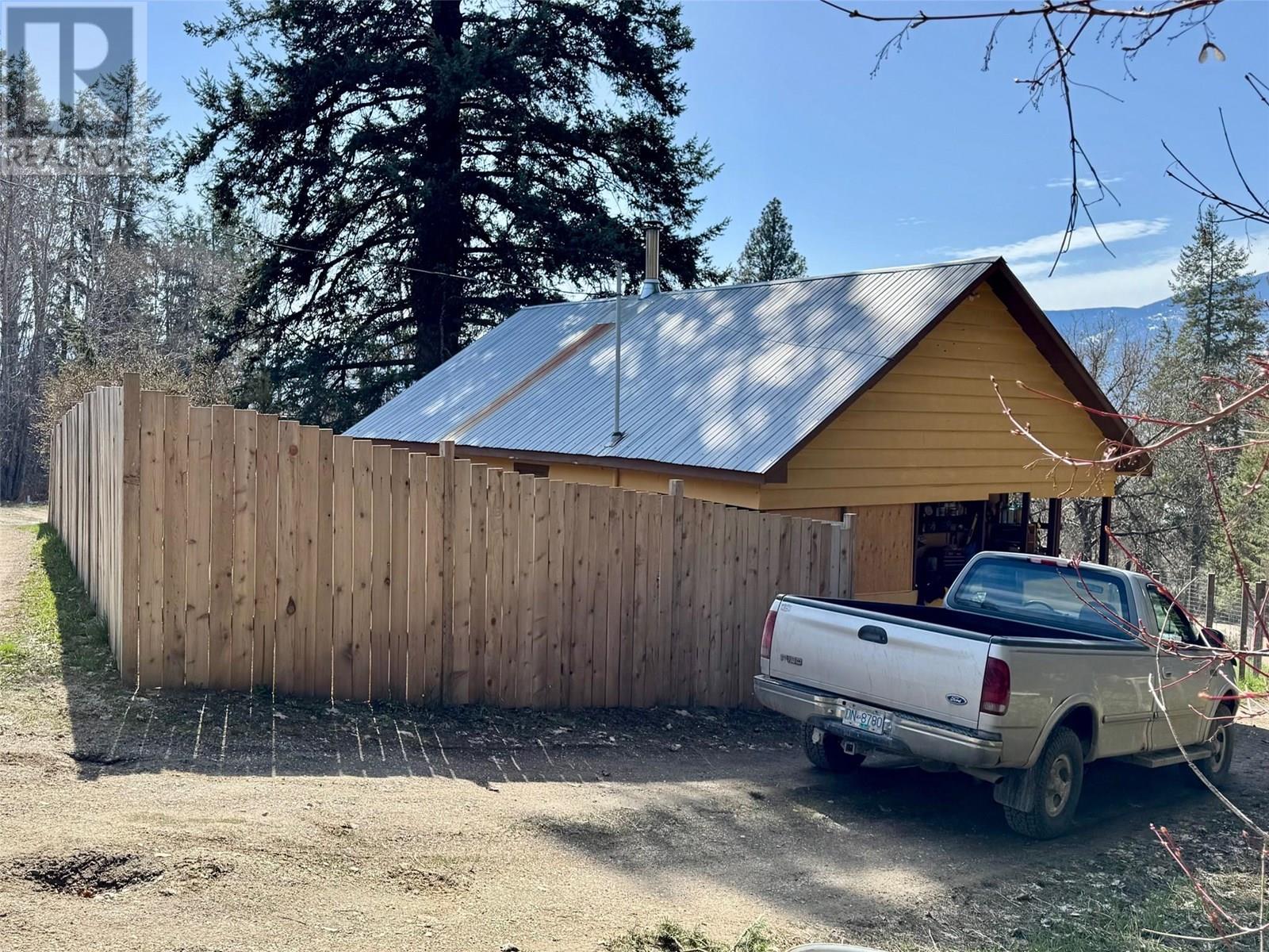 5128 Duck Creek Road, Wynndel, British Columbia  V0B 2N0 - Photo 10 - 10342374