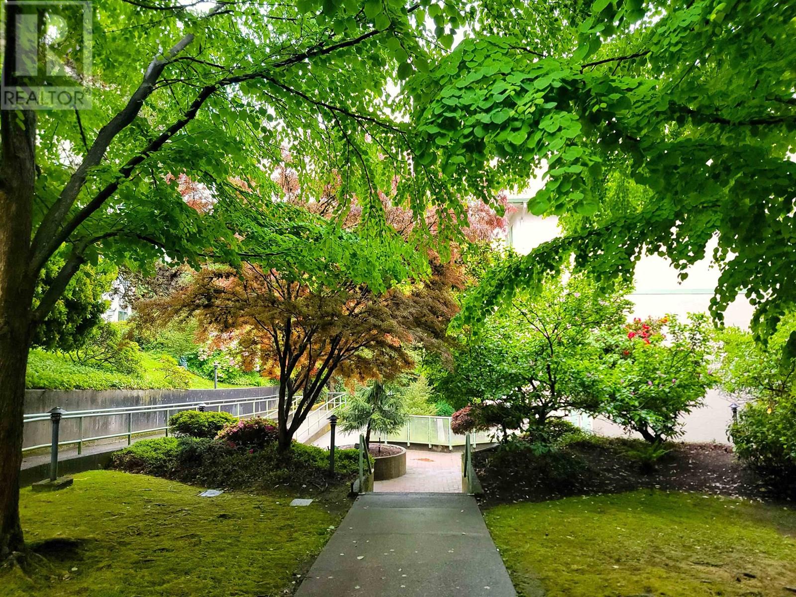 410 6737 Station Hill Court, Burnaby, British Columbia  V3N 4V2 - Photo 2 - R3004169