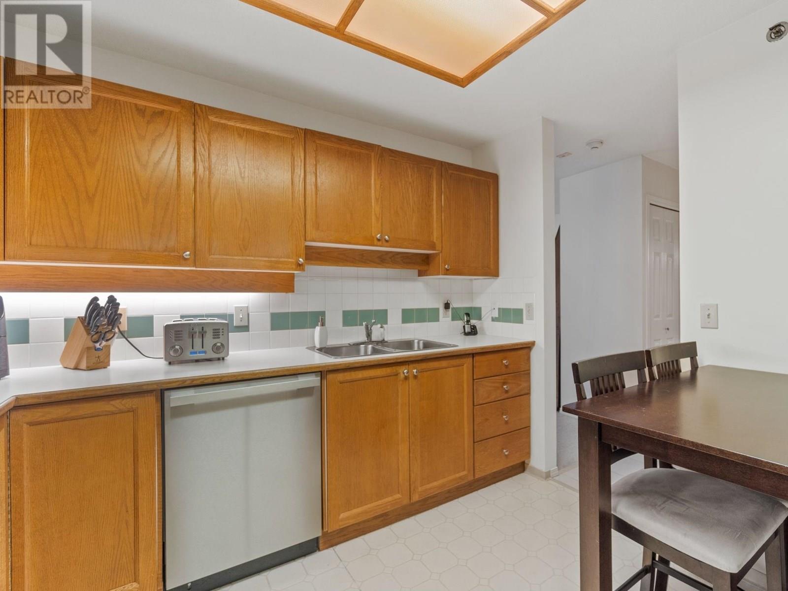410 6737 Station Hill Court, Burnaby, British Columbia  V3N 4V2 - Photo 13 - R3004169