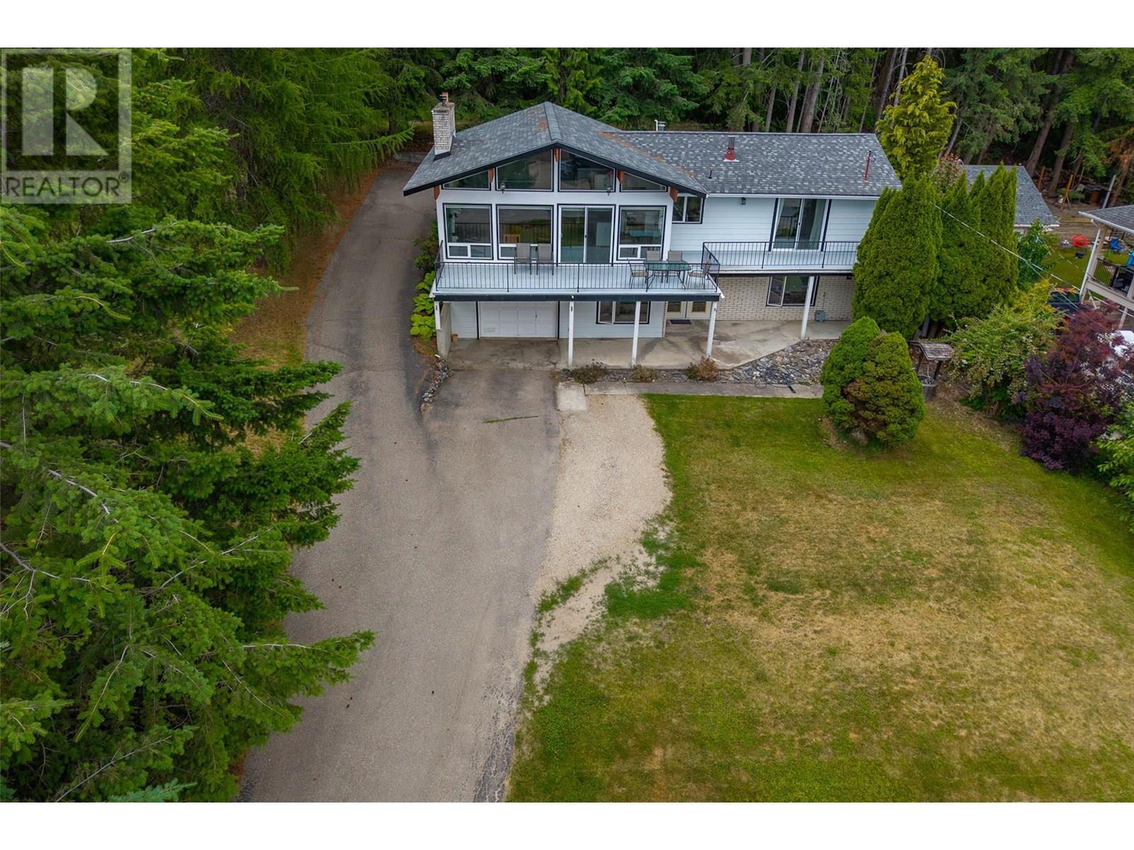 Property at 2250 Lakeview Drive image 2