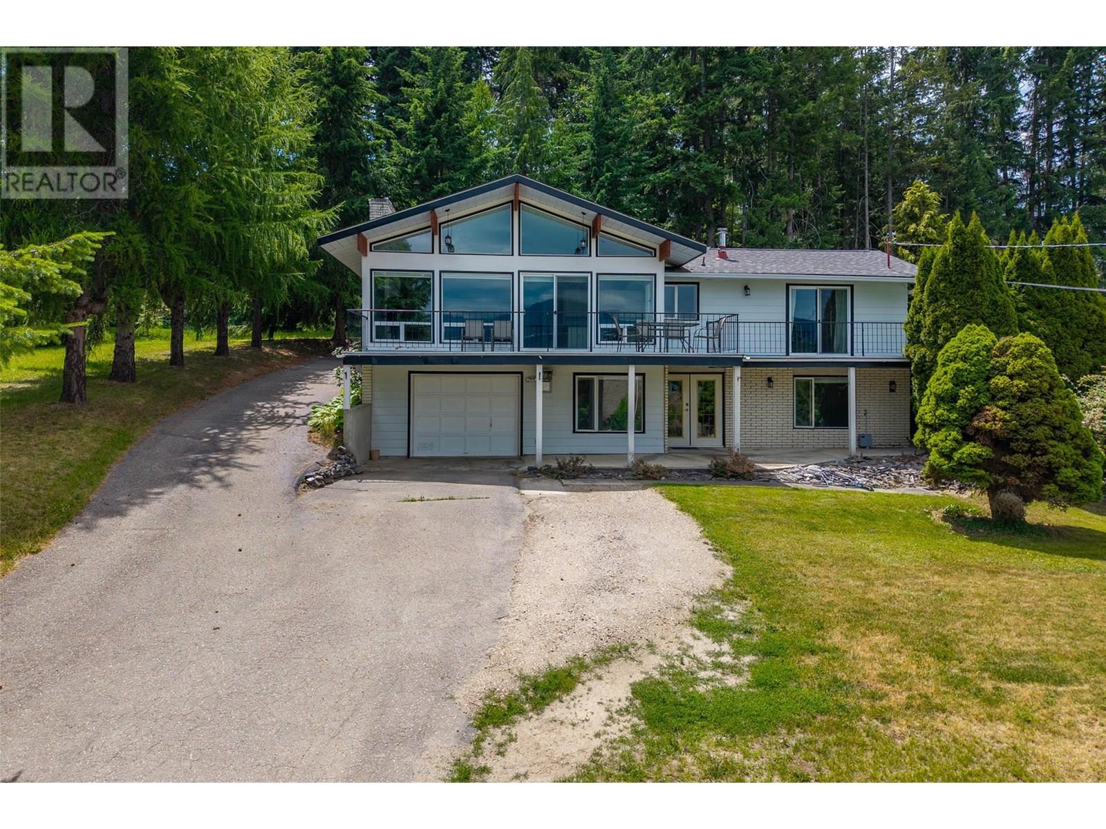Property at 2250 Lakeview Drive image 5