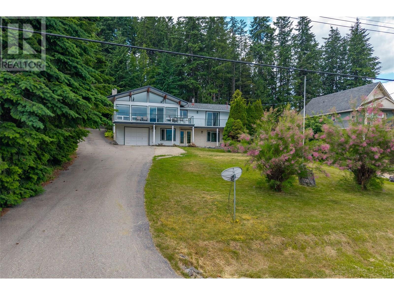Property at 2250 Lakeview Drive image 1