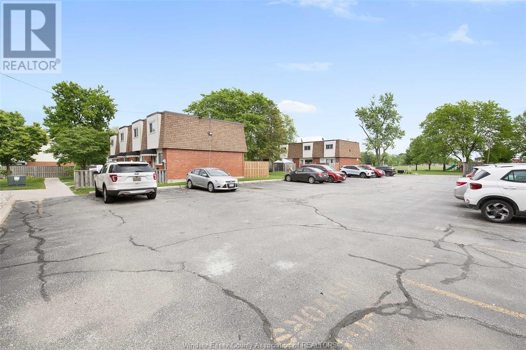 5464 Lassaline Avenue, Windsor, Ontario  N8T 1A8 - Photo 5 - 25015608