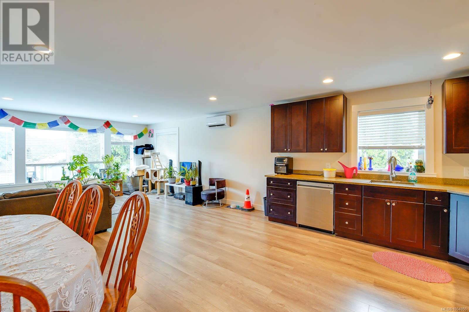 Property at 2 2623 5th Ave image 4