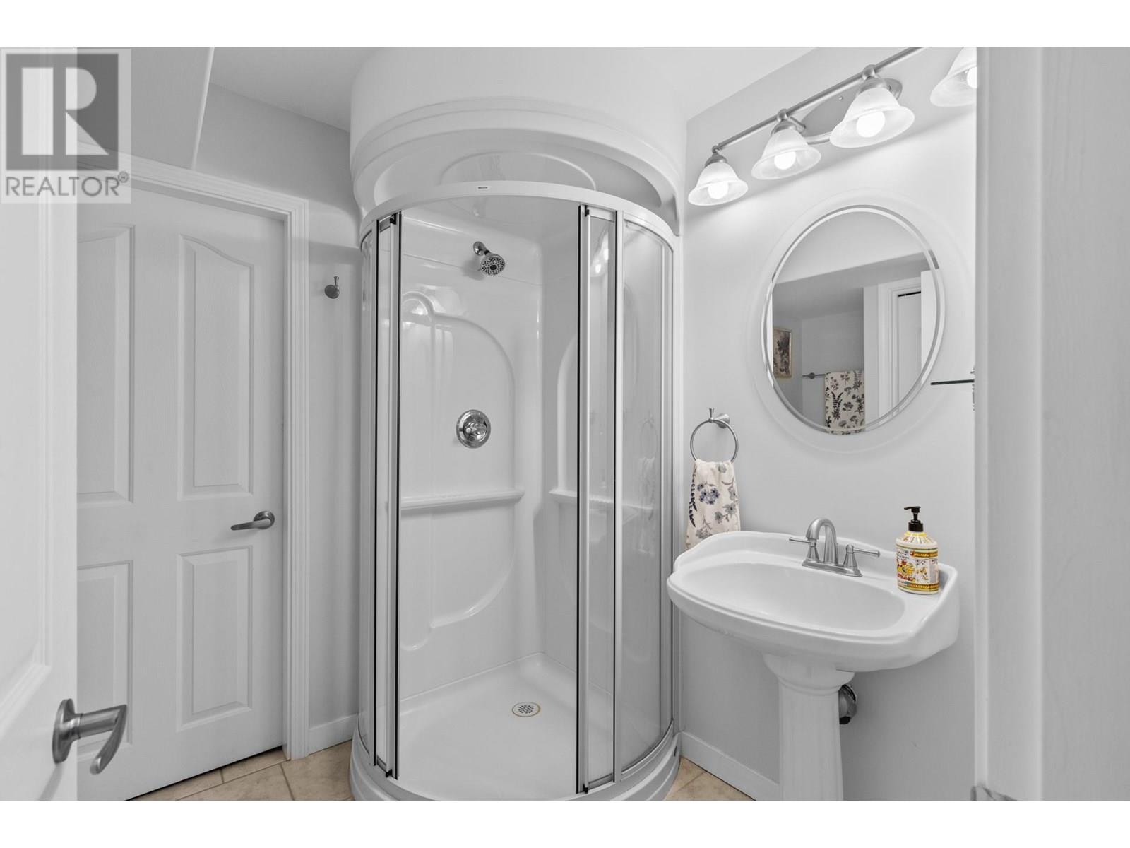 Property at 3838 Beach Avenue image 3