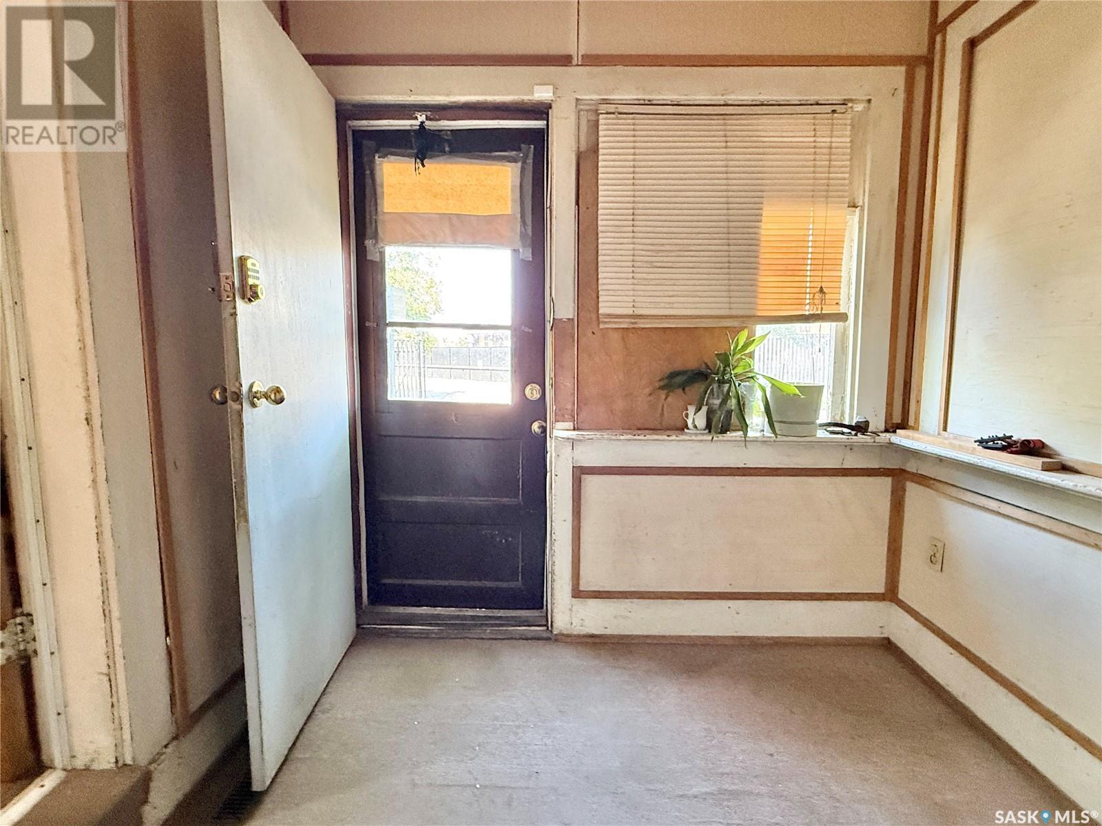 Property at 202 24th STREET W image 3