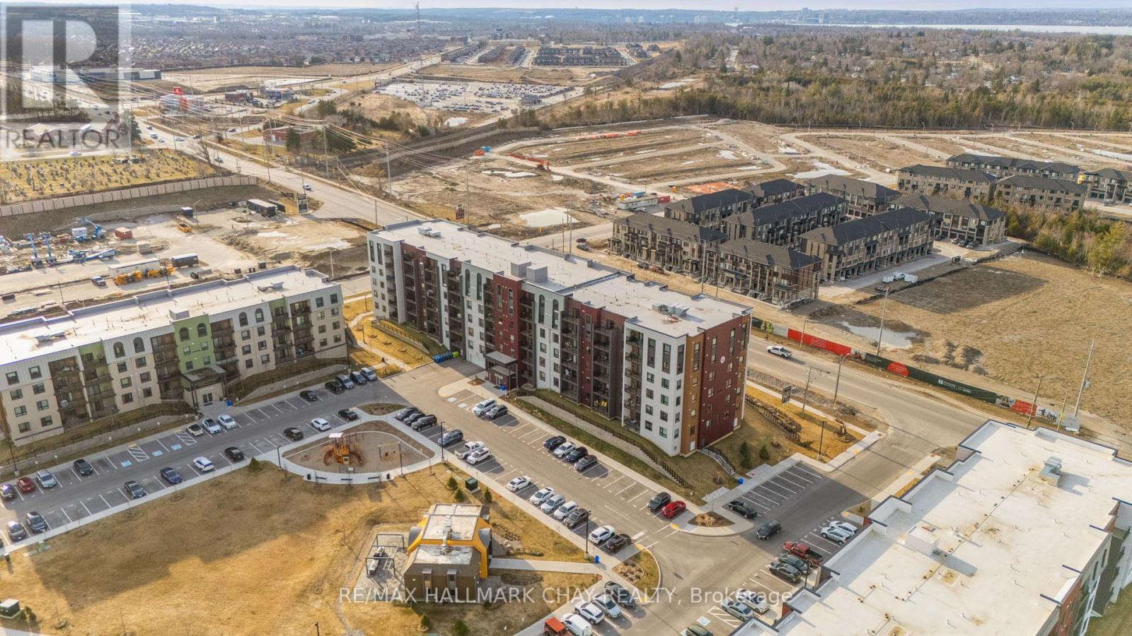 Property at 211 - 4 SPICE WAY image 2