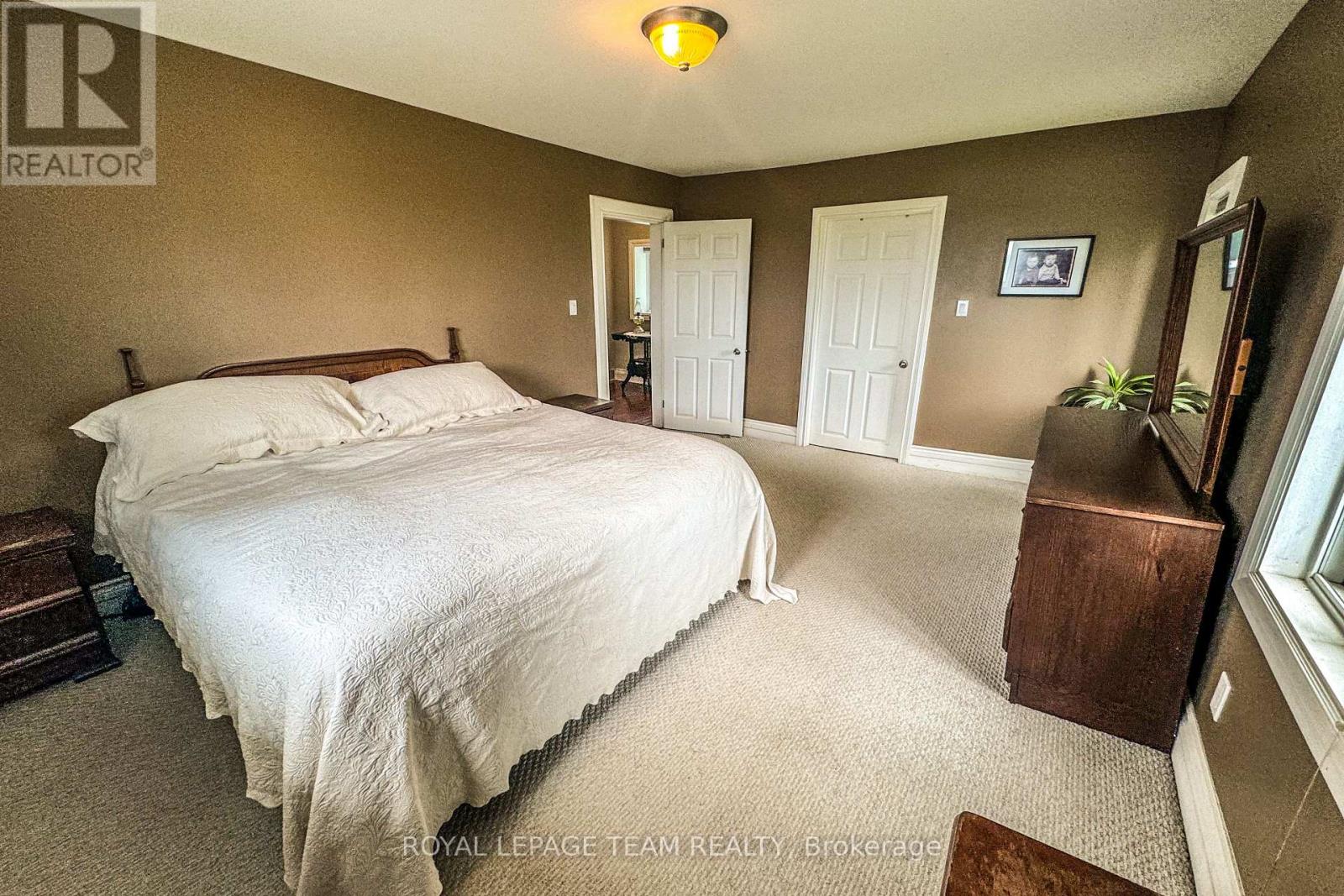 7904 Bank Street, Ottawa, Ontario K0A 2P0 - Photo 6 - X12233377