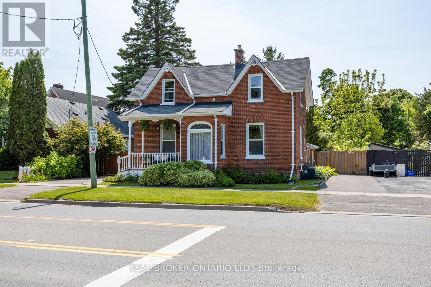 Property at 42 LIBERTY STREET N image 1