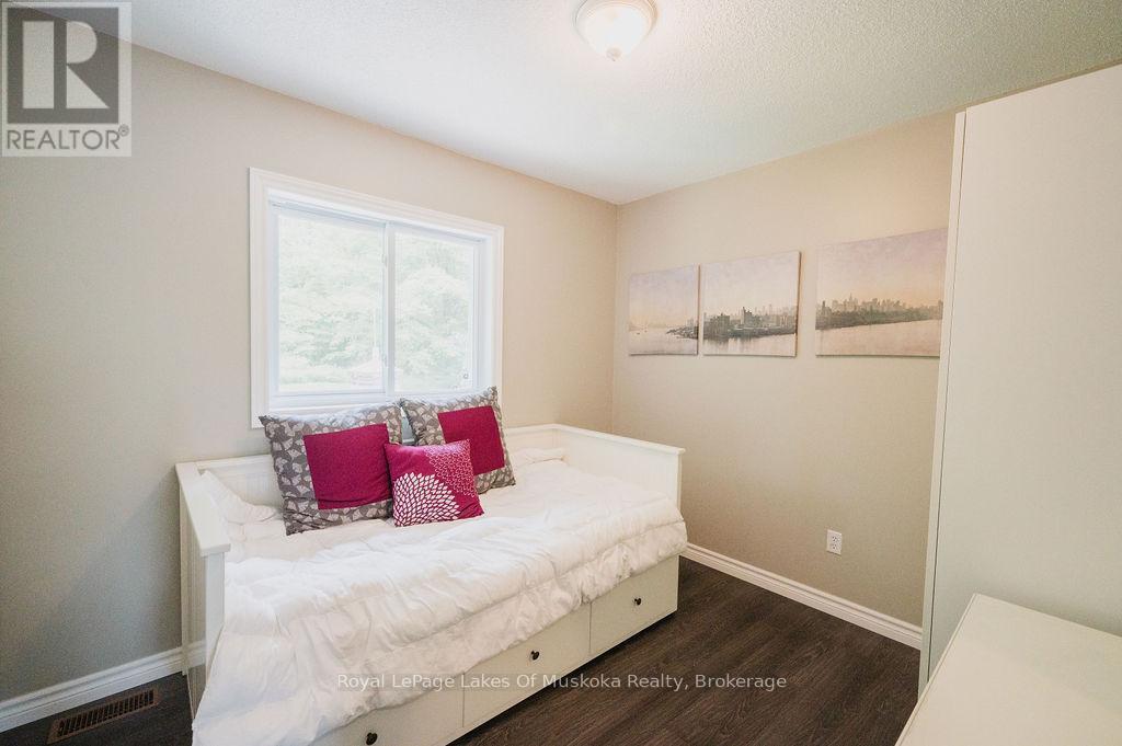 12 Murray Street, Sundridge, Ontario  P0A 1Z0 - Photo 25 - X12233397