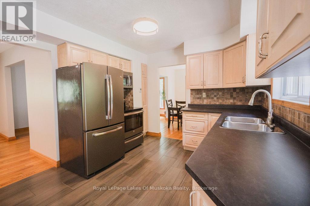 12 Murray Street, Sundridge, Ontario  P0A 1Z0 - Photo 8 - X12233397