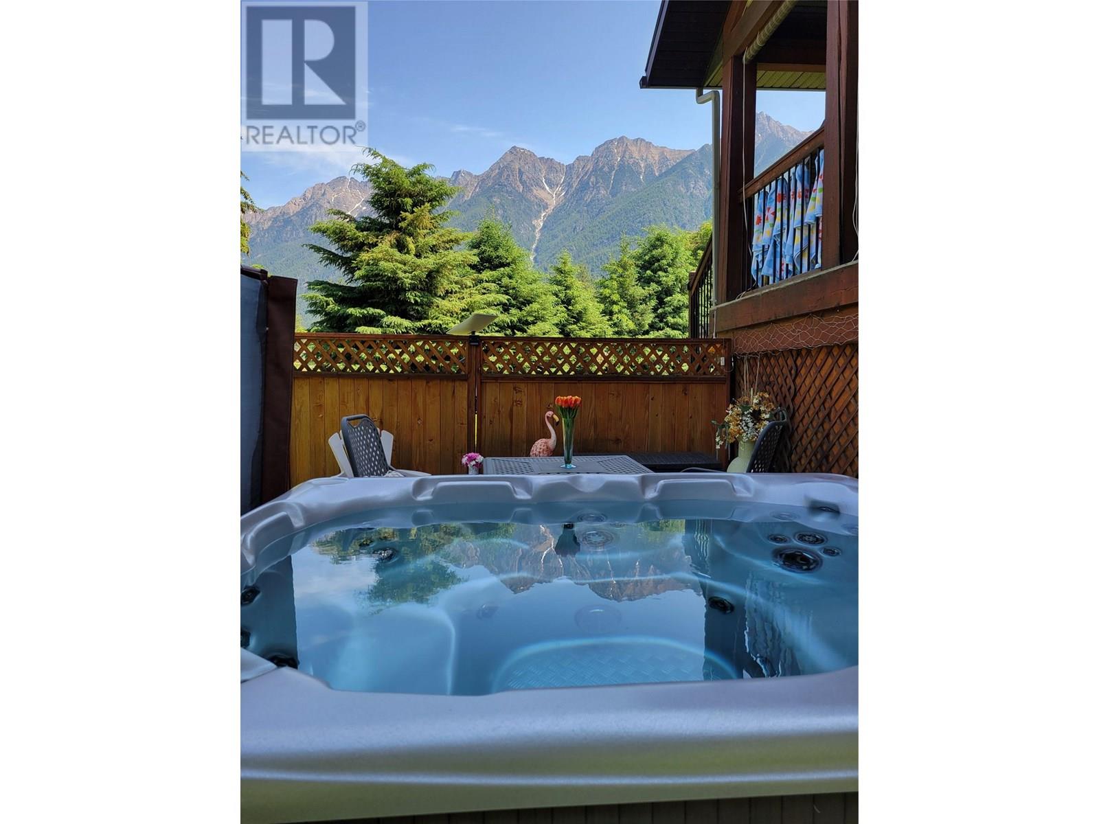 3053 Wardner Fort Steele Road, Fort Steele, British Columbia  V0B 1N0 - Photo 15 - 10352522