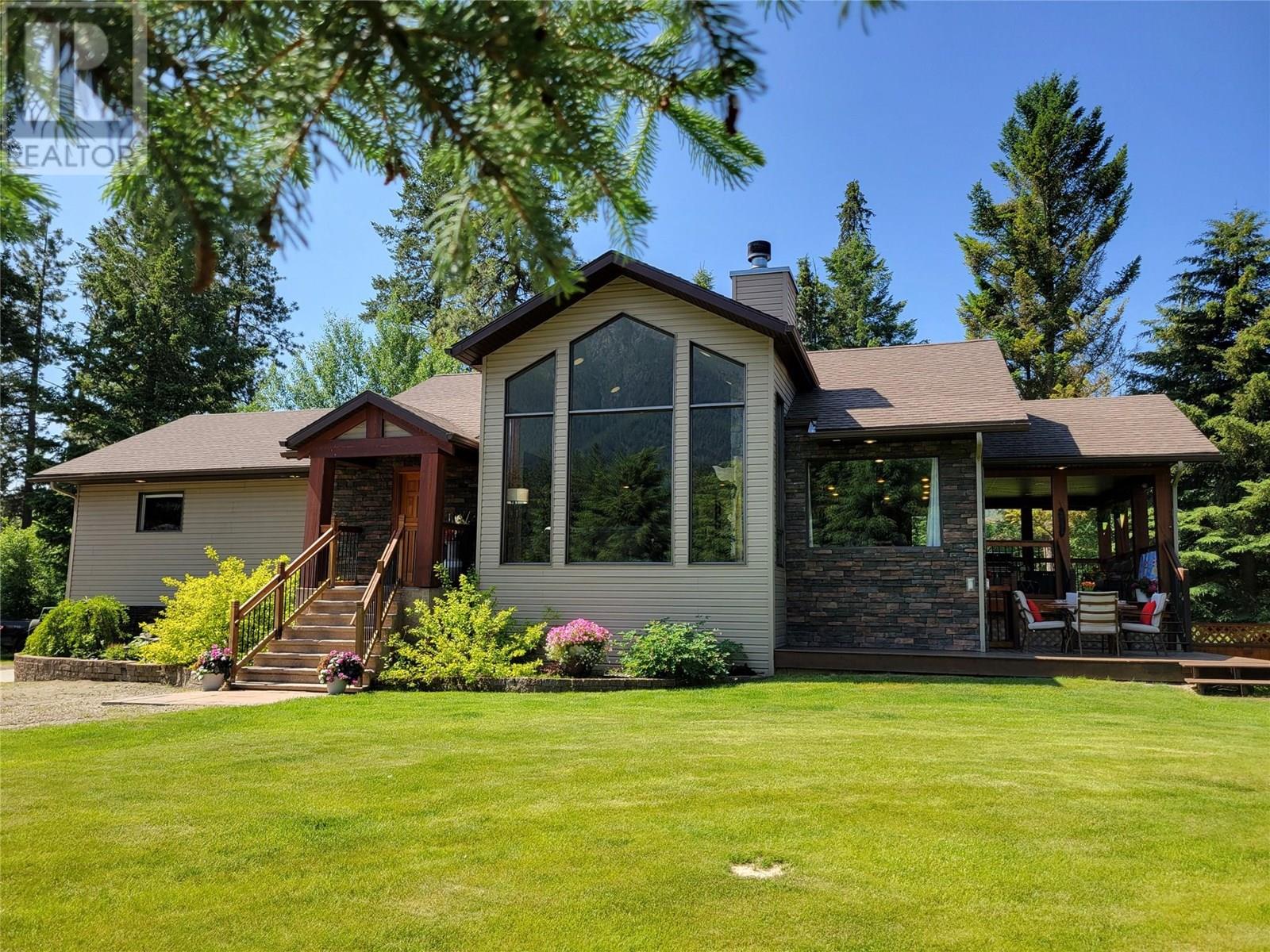 3053 Wardner Fort Steele Road, Fort Steele, British Columbia  V0B 1N0 - Photo 1 - 10352522