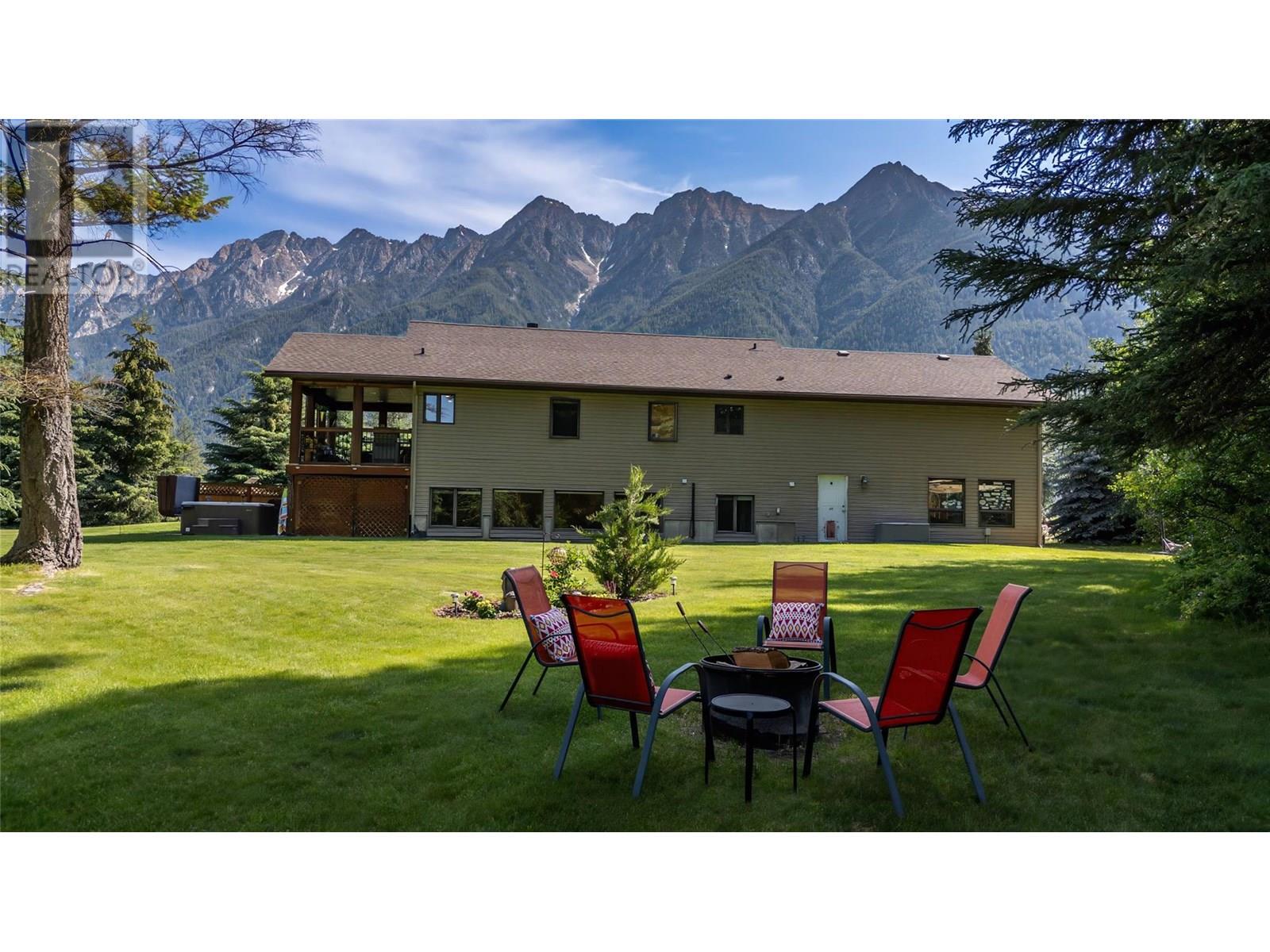 3053 Wardner Fort Steele Road, Fort Steele, British Columbia  V0B 1N0 - Photo 19 - 10352522