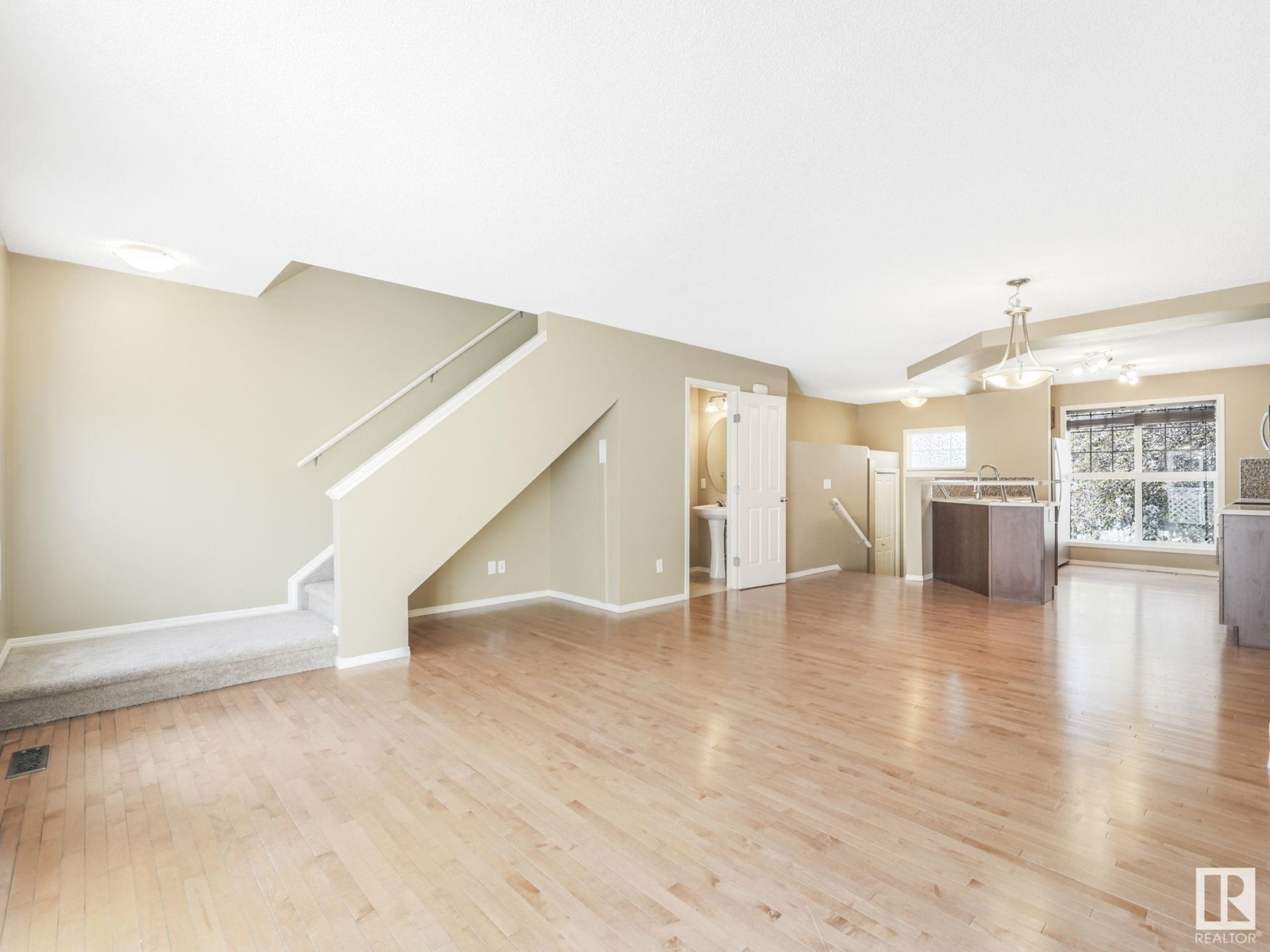 Property at #73 2051 TOWNE CENTRE BV NW image 4