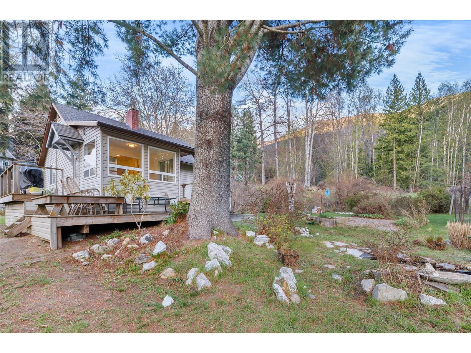 321 Golf View Street, Riondel, British Columbia  V0B 2B0 - Photo 5 - 10344784