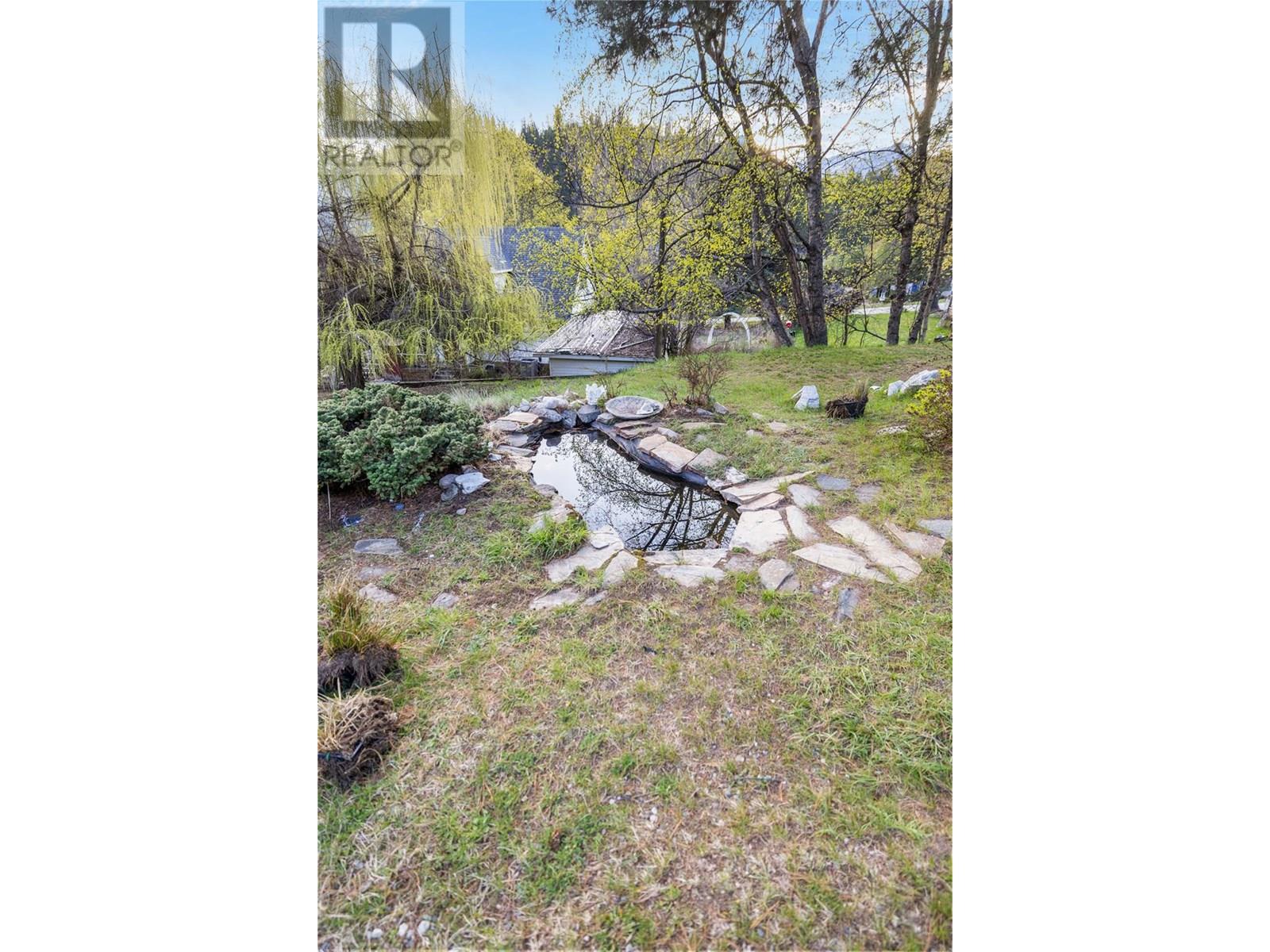 321 Golf View Street, Riondel, British Columbia  V0B 2B0 - Photo 8 - 10344784