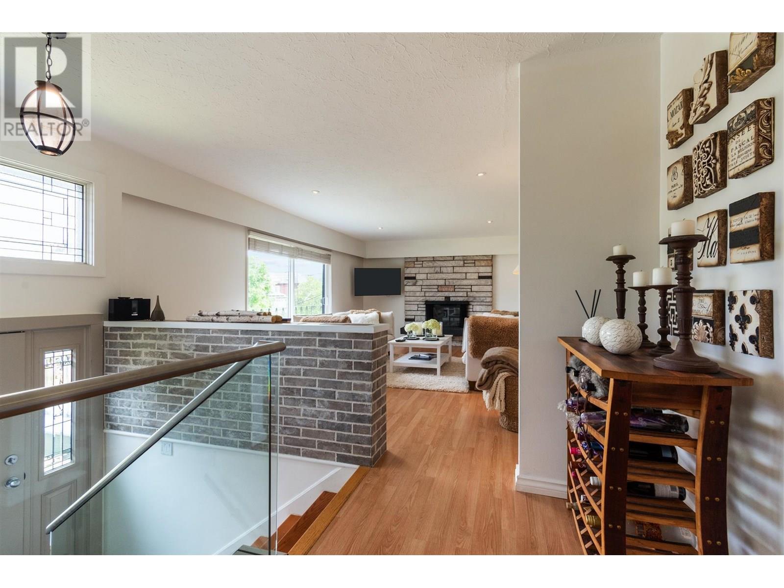 Property at 9160 WALFORD STREET image 5