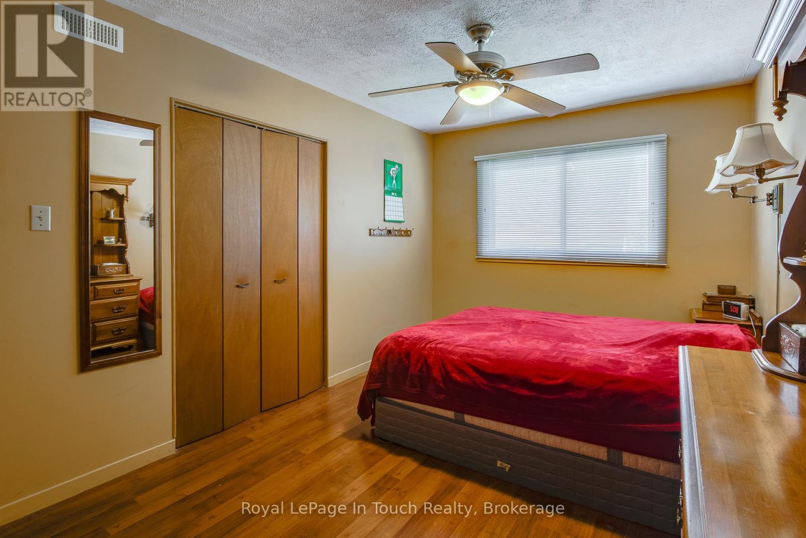 206 Lindsay Street, Midland, Ontario  L4R 2T9 - Photo 14 - S12233483