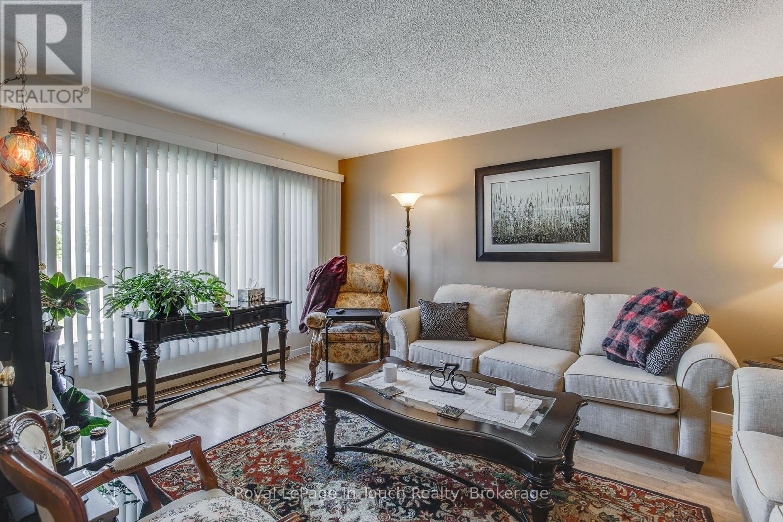 206 Lindsay Street, Midland, Ontario  L4R 2T9 - Photo 18 - S12233483