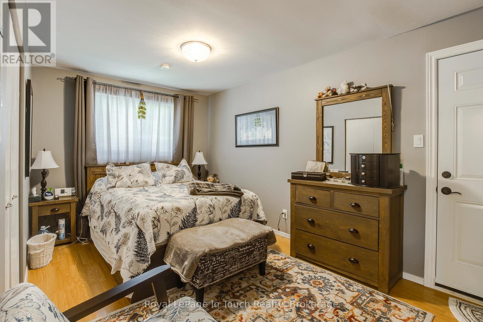 206 Lindsay Street, Midland, Ontario  L4R 2T9 - Photo 24 - S12233483