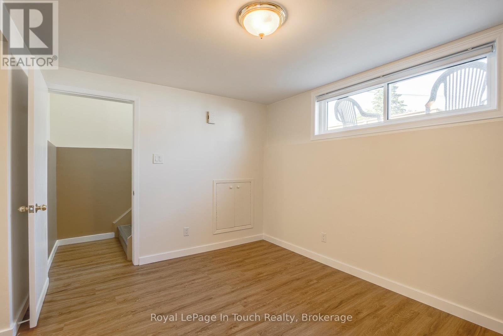 206 Lindsay Street, Midland, Ontario  L4R 2T9 - Photo 30 - S12233483