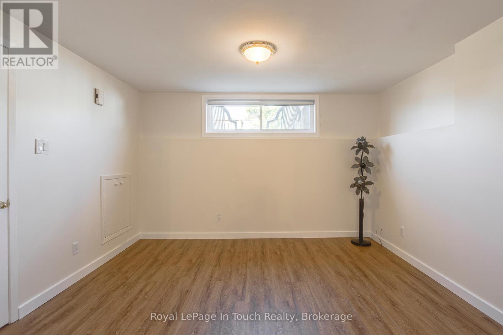 206 Lindsay Street, Midland, Ontario  L4R 2T9 - Photo 31 - S12233483