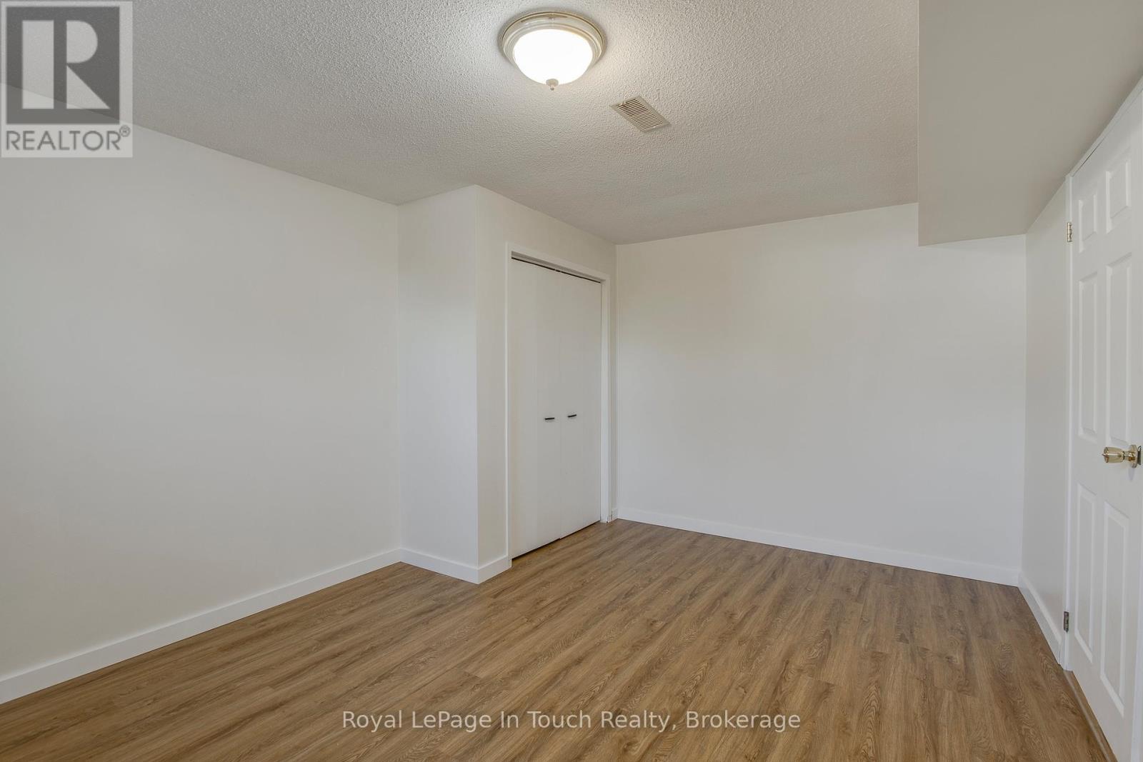 206 Lindsay Street, Midland, Ontario  L4R 2T9 - Photo 33 - S12233483