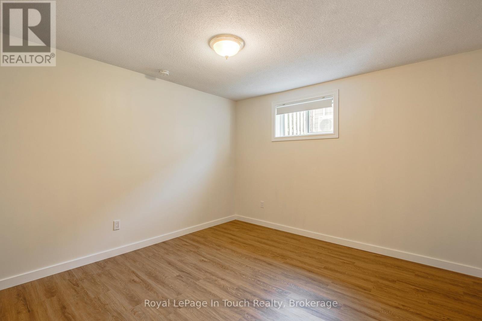 206 Lindsay Street, Midland, Ontario  L4R 2T9 - Photo 35 - S12233483