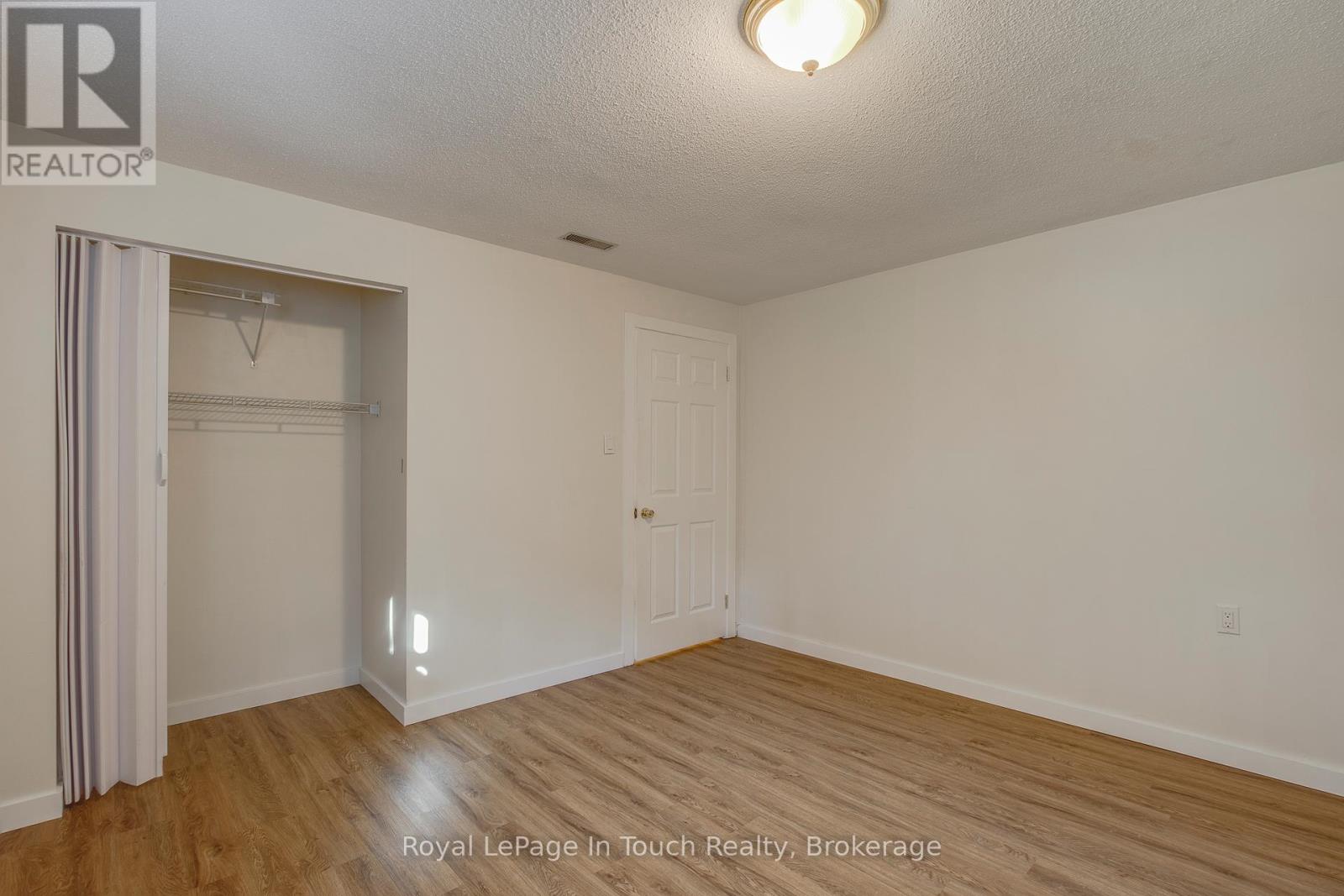 206 Lindsay Street, Midland, Ontario  L4R 2T9 - Photo 36 - S12233483